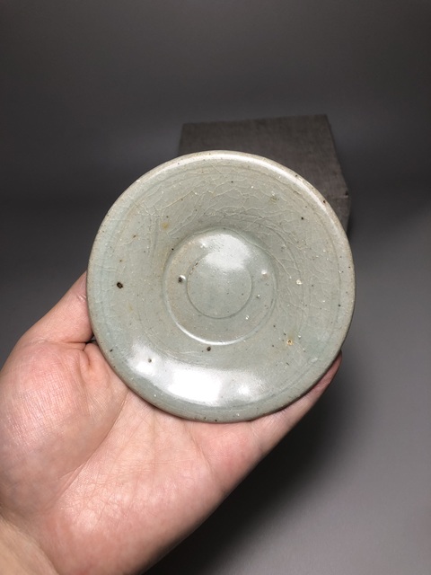 古玩陶瓷（元末明初）（頂級龍泉窯）青釉刻花紋盤拍賣，當前價格0元