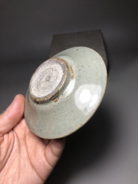 古玩陶瓷（元末明初）（頂級龍泉窯）青釉刻花紋盤拍賣，當前價格0元