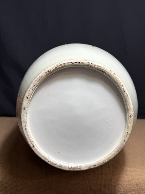 古玩陶瓷清晚期 王義順繪人物紋雙耳瓶真品鑒賞圖