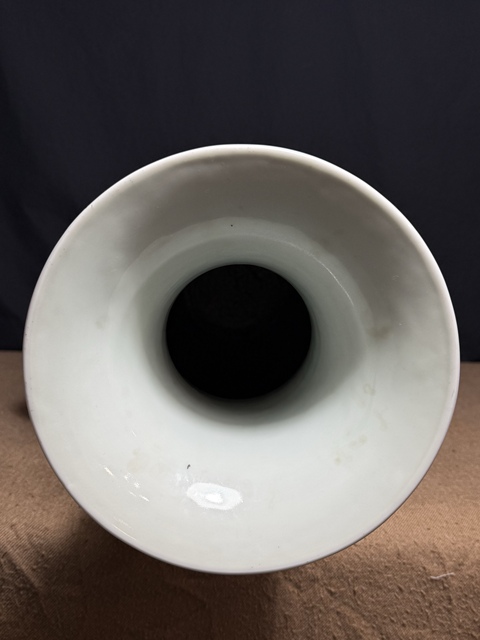 古玩陶瓷清晚期 王義順繪人物紋雙耳瓶真品鑒賞圖