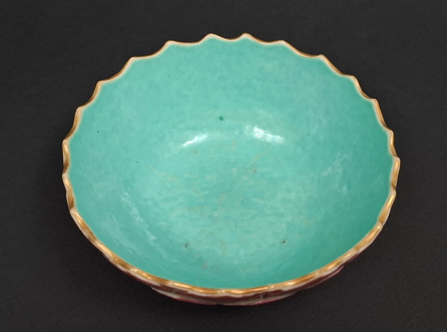 古玩陶瓷清咸豐 粉彩蓮瓣紋碗真品鑒賞圖