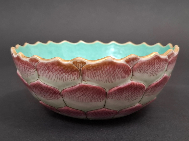 古玩陶瓷清咸豐 粉彩蓮瓣紋碗真品鑒賞圖