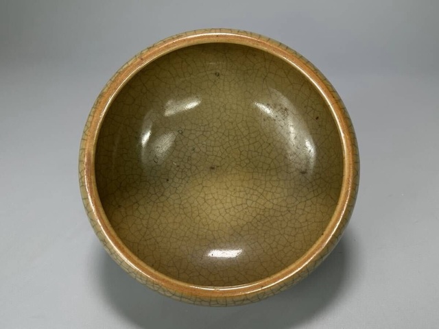 古玩陶瓷黃哥釉香爐真品鑒賞圖