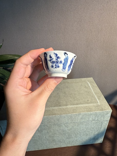 古玩陶瓷青花仕女人物杯真品鑒賞圖