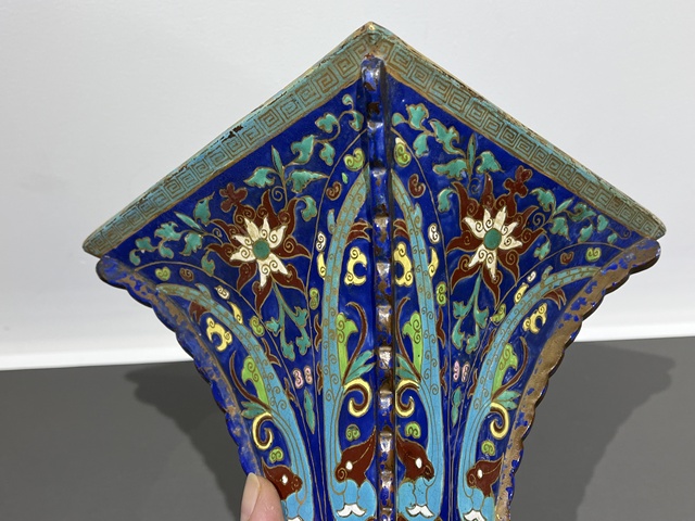 古玩陶瓷瓷胎仿掐絲琺瑯四方花觚真品鑒賞圖