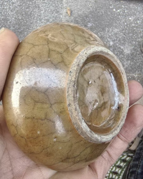 古玩陶瓷黃哥釉水盂真品鑒賞圖