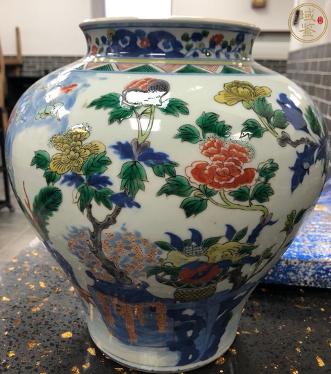 古玩陶瓷青花五彩洞石花卉紋將軍罐真品鑒賞圖