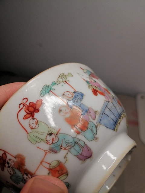 古玩陶瓷百子鬧春粉彩小碗真品鑒賞圖