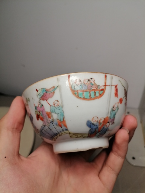 古玩陶瓷百子鬧春粉彩小碗真品鑒賞圖