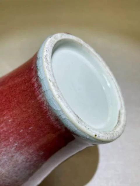 古玩陶瓷紅釉梅瓶真品鑒賞圖