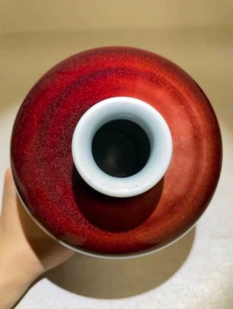 古玩陶瓷紅釉梅瓶真品鑒賞圖