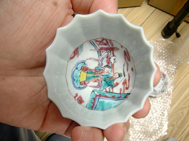 古玩陶瓷粉彩人物故事紋杯碟真品鑒賞圖