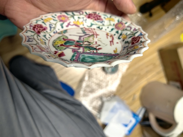 古玩陶瓷粉彩人物故事紋杯碟真品鑒賞圖