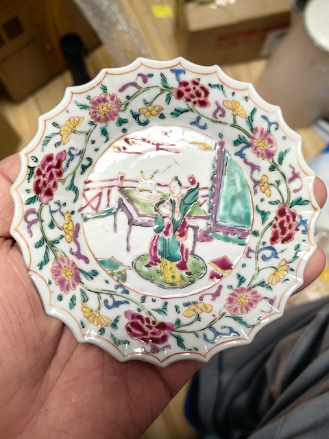 古玩陶瓷粉彩人物故事紋杯碟真品鑒賞圖