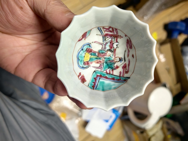 古玩陶瓷粉彩人物故事紋杯碟真品鑒賞圖