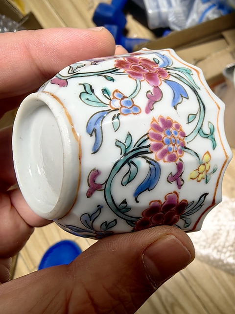 古玩陶瓷粉彩人物故事紋杯碟真品鑒賞圖