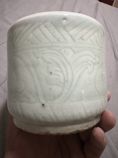 古玩陶瓷青釉刻花牡丹紋筒式香爐真品鑒賞圖