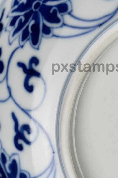 古玩陶瓷青花纏枝花卉紋盤真品鑒賞圖