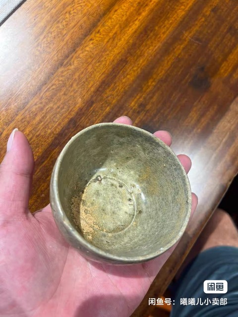 古玩陶瓷越窯系青瓷刻仰蓮紋杯真品鑒賞圖