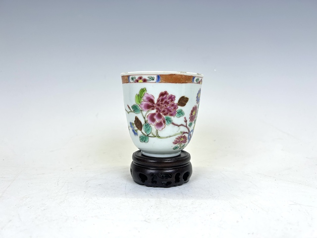 古玩陶瓷清雍正·粉彩花卉鈴鐺杯拍賣，當前價格0元