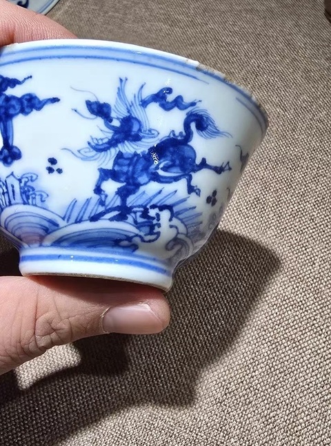 古玩陶瓷青花麒麟紋杯真品鑒賞圖