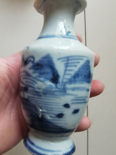 古玩陶瓷青花山水紋瓶真品鑒賞圖