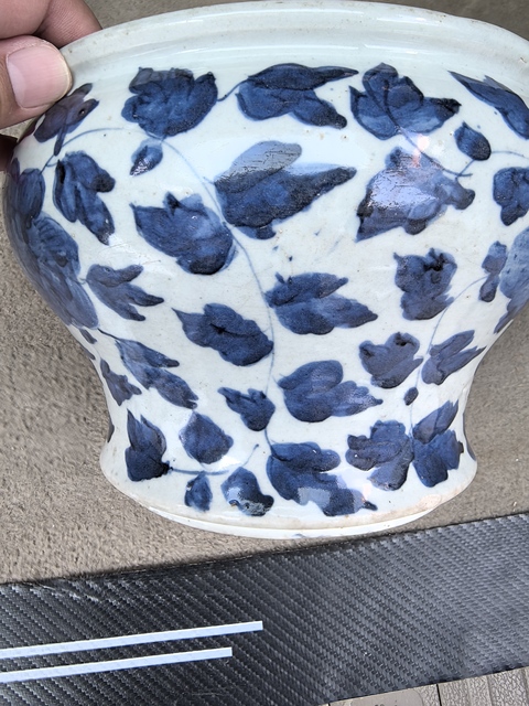 古玩陶瓷花卉紋青花馬蹄尊真品鑒賞圖