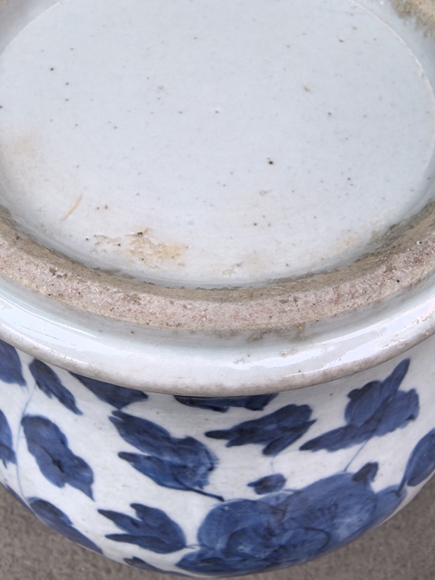 古玩陶瓷花卉紋青花馬蹄尊真品鑒賞圖