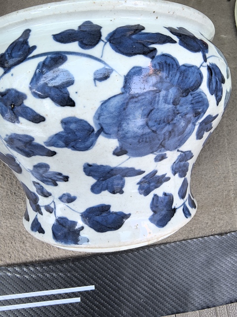 古玩陶瓷花卉紋青花馬蹄尊真品鑒賞圖