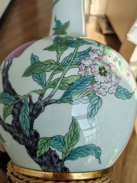 古玩陶瓷粉彩九桃天球瓶，無底圖，偏老真品鑒賞圖