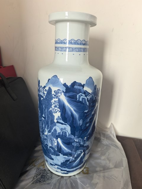 古玩陶瓷康熙青花山水人物棒槌瓶真品鑒賞圖