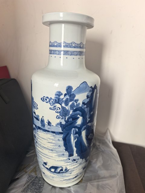 古玩陶瓷康熙青花山水人物棒槌瓶真品鑒賞圖