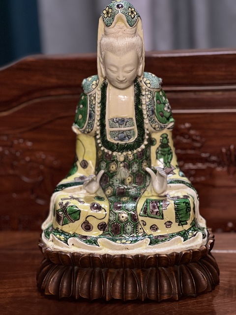 古玩陶瓷康熙素三彩觀音像拍賣，當前價格21800元