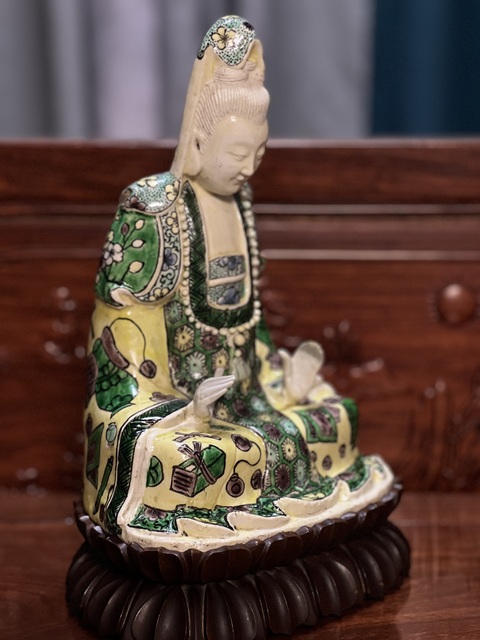 古玩陶瓷康熙素三彩觀音像拍賣，當前價格21800元