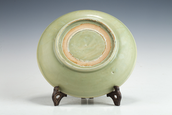 古玩陶瓷明早·青釉模印花卉紋盤拍賣，當前價格1884元