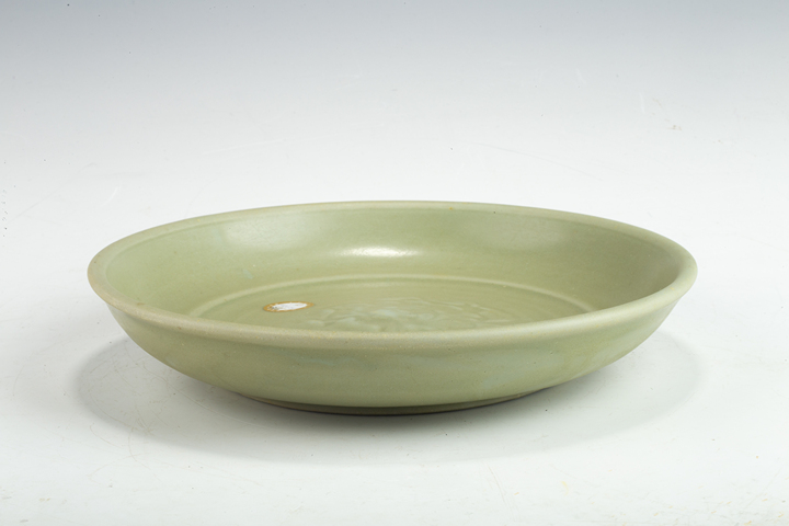 古玩陶瓷明早·青釉模印花卉紋盤拍賣，當前價格1884元