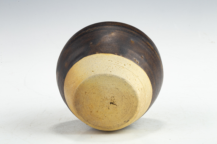 古玩陶瓷明以前·褐釉瓶拍賣(mài)，當(dāng)前價(jià)格2268元