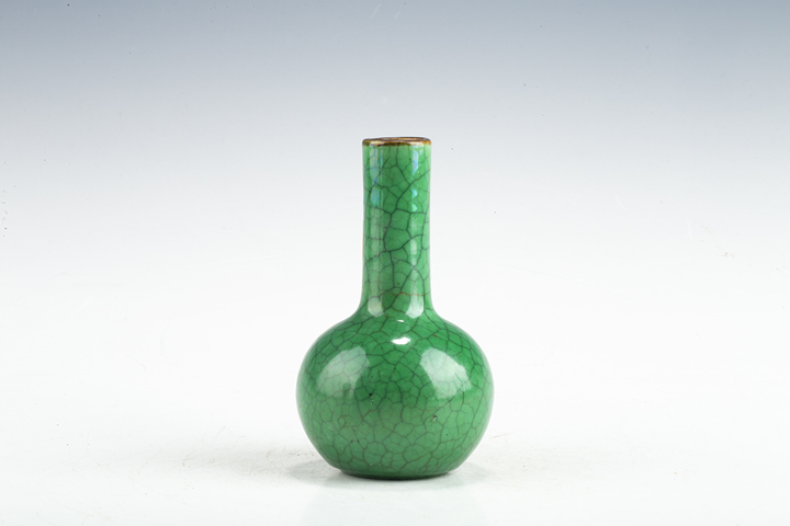 古玩陶瓷清晚·綠哥釉小天球瓶拍賣，當前價格2472元