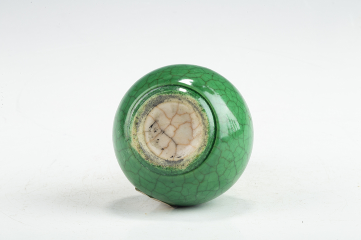 古玩陶瓷清晚·綠哥釉小天球瓶拍賣，當前價格2472元