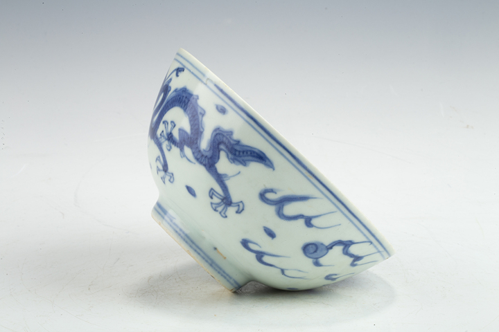 古玩陶瓷明晚·青花龍紋碗拍賣，當前價格308元