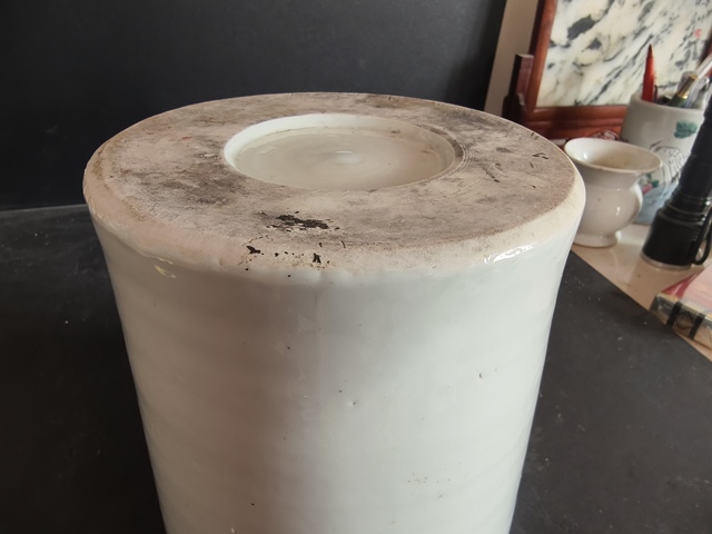 古玩陶瓷白釉筆筒真品鑒賞圖