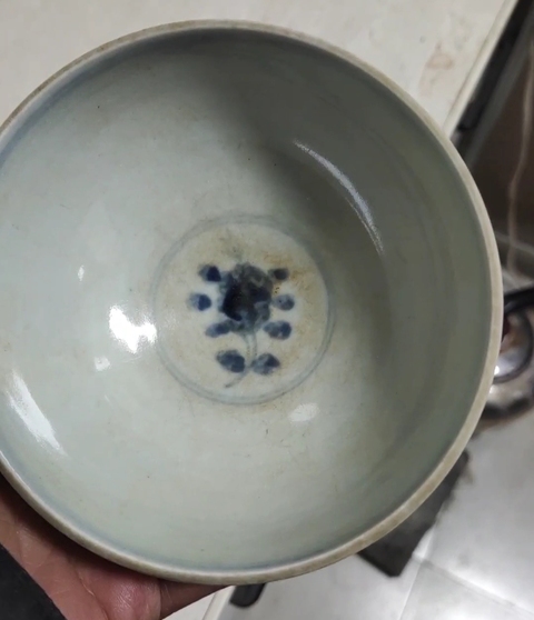 古玩陶瓷青花花卉紋碗真品鑒賞圖