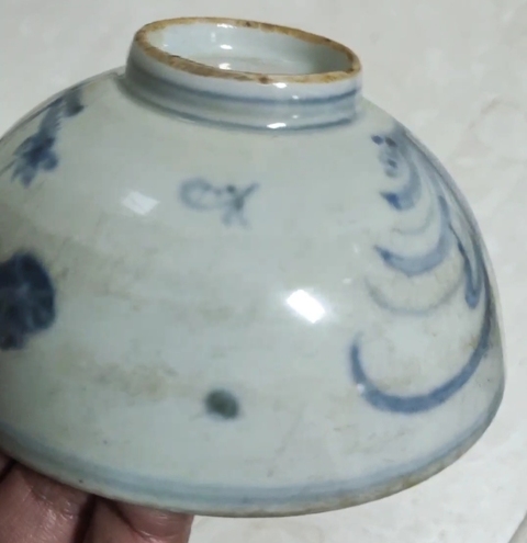 古玩陶瓷青花花卉紋碗真品鑒賞圖