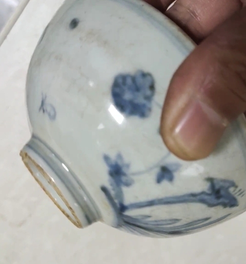 古玩陶瓷青花花卉紋碗真品鑒賞圖