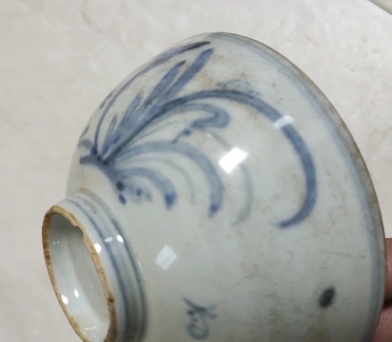 古玩陶瓷青花花卉紋碗真品鑒賞圖