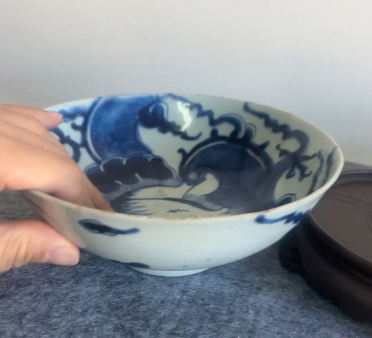 古玩陶瓷青花過墻龍紋碗真品鑒賞圖