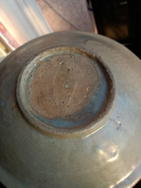 古玩陶瓷【每周放漏拍一件】龍泉青瓷花卉紋大盤拍賣，當(dāng)前價(jià)格666元