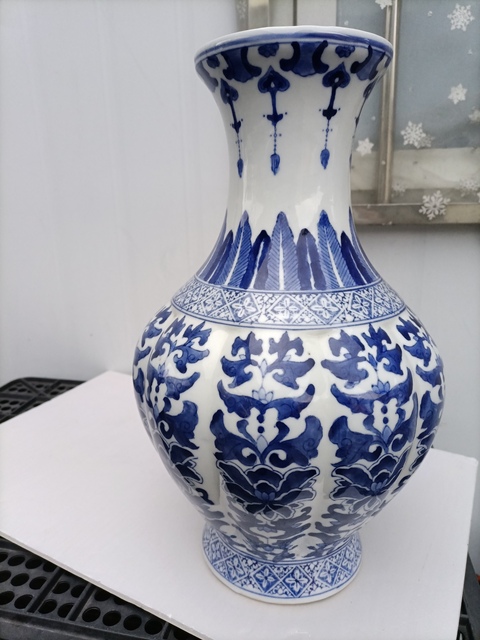 古玩陶瓷青花花卉紋觀音瓶真品鑒賞圖