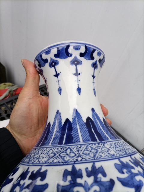 古玩陶瓷青花花卉紋觀音瓶真品鑒賞圖