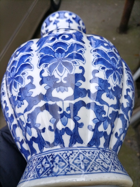 古玩陶瓷青花花卉紋觀音瓶真品鑒賞圖